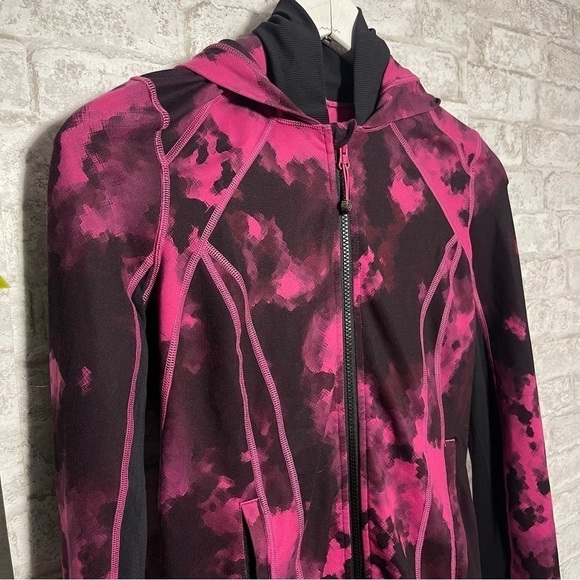 Lululemon Pink Daily Practice‎ Blooming Pixie Raspberry Black Jacket Size 6 - Picture 8 of 8